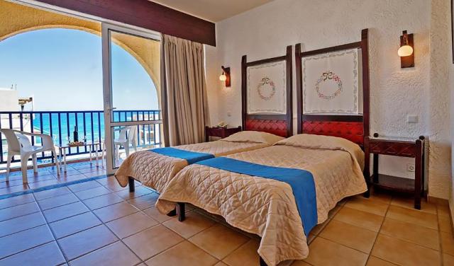 lefkoniko-Beach-Hotel-11.jpg