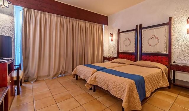 lefkoniko-Beach-Hotel-25.jpg