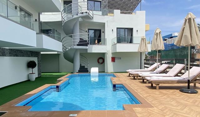 Aparthotel Romanias
