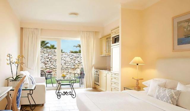 Grecotel-Mrine-Palace-16.jpg