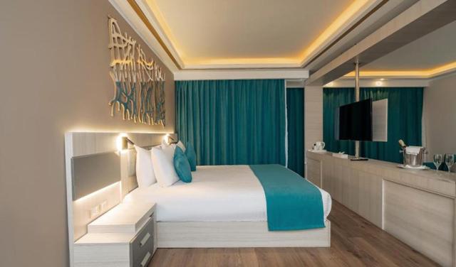 Sirena-Beach-Hotel-32.jpg