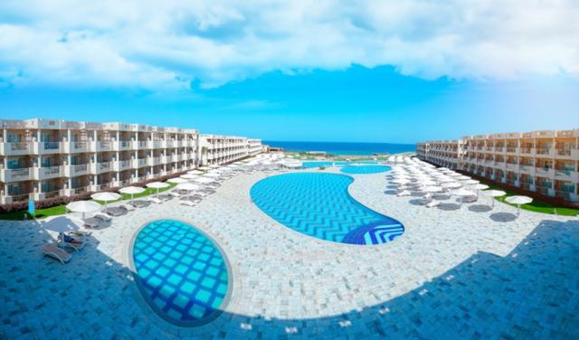 Sirena-Beach-1.jpg