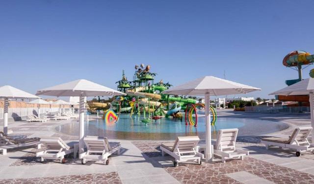 Sirena-Beach-Hotel-5.jpg