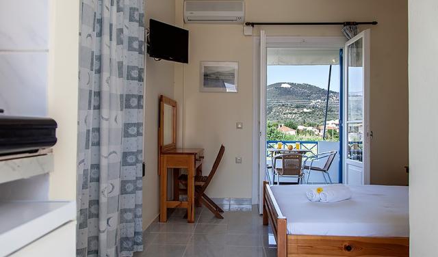 Thanasis-Studios-23.jpg