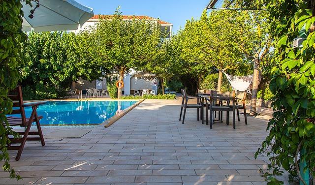 Thanasis-Studios-2.jpg