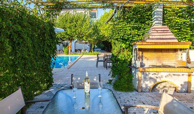 Thanasis-Studios-6.jpg