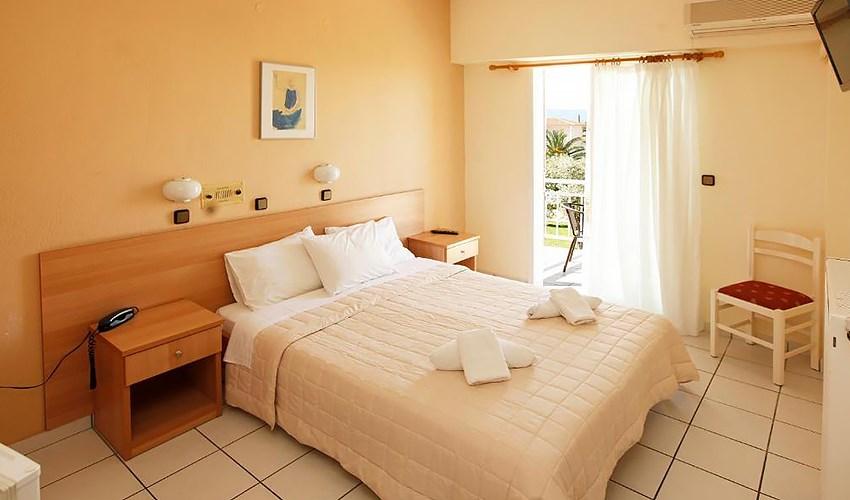 Chrisa-Hotel-15.jpg