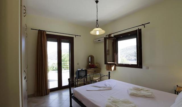Aparthotel-Villa-Platanaki-9.jpg