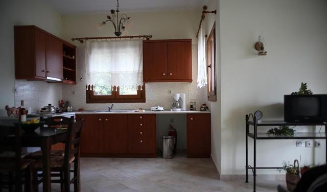Aparthotel-Villa-Platanaki-8.jpg