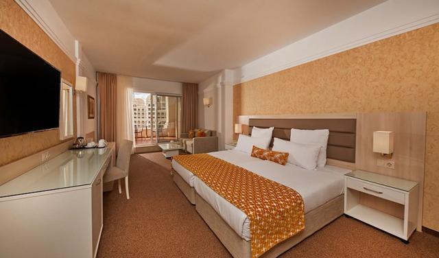 Dreams-Sunny-Beach-Spa-Resort-Hotel-17.jpg
