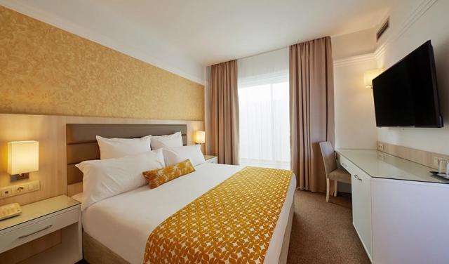 Dreams-Sunny-Beach-Spa-Resort-Hotel-19.jpg