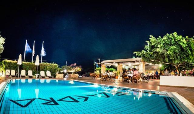 hotel-faedra-beach-3.jpg