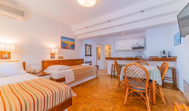 Kastro-Studios-Apartments-14.jpg