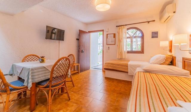 Kastro-Studios-Apartments-15.jpg