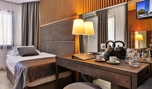 Hotel-Villa-Dvor-Kornic-23.jpg