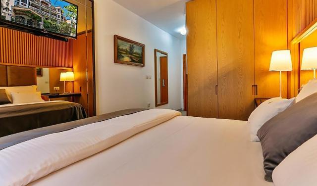 Hotel-Villa-Dvor-Kornic-5.jpg