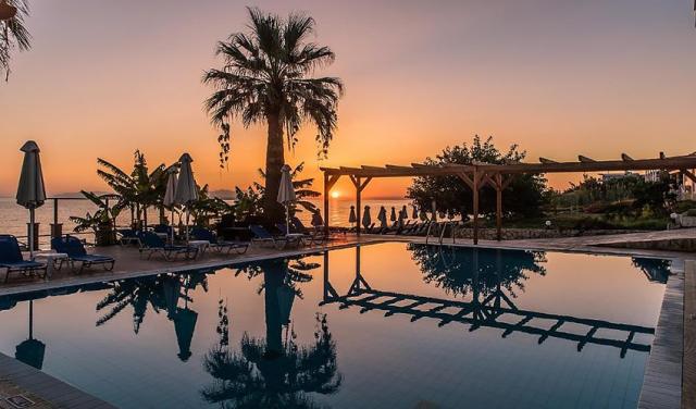 Belussi-Beach-Hotel-8.jpg