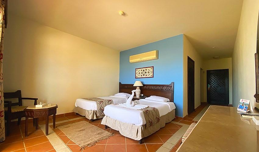 Hotel-Onatti-Beach-Resort-19.jpg