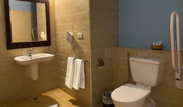 Hotel-Onatti-Beach-Resort-18.jpg