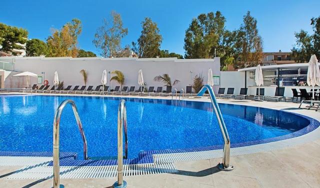Aparthotel-Paguera-Beach-2.jpg