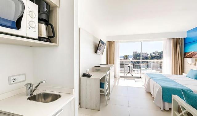 Aparthotel-Paguera-Beach-18.jpg