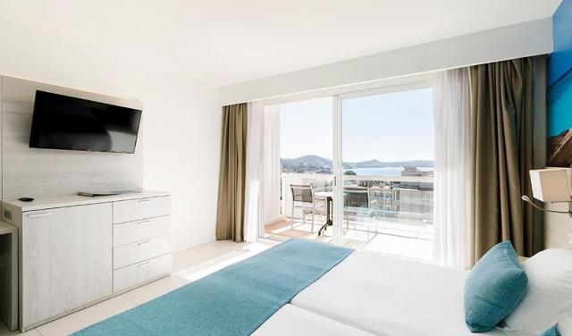 Aparthotel-Paguera-Beach-20.jpg