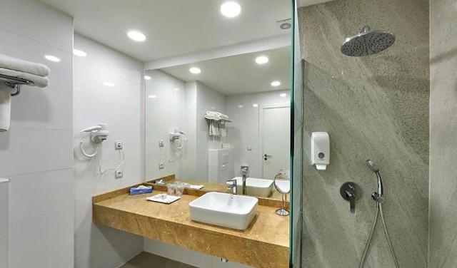 Aparthotel-Paguera-Beach-21.jpg