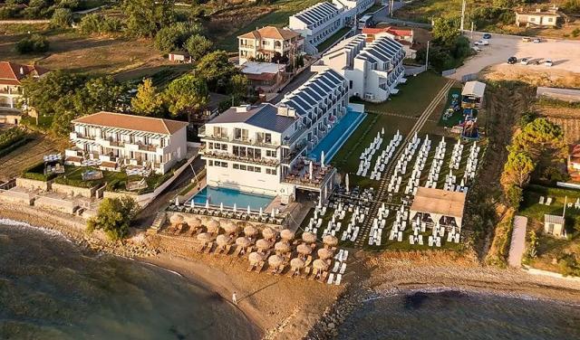 Golden-Coast-Resort-Hotel-1.jpg