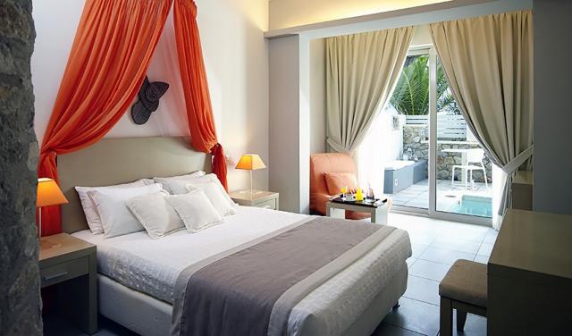 Junior-Suite-Jacuzzi-Room-1.jpg