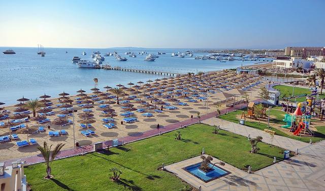 White-Beach-resort-2.jpg