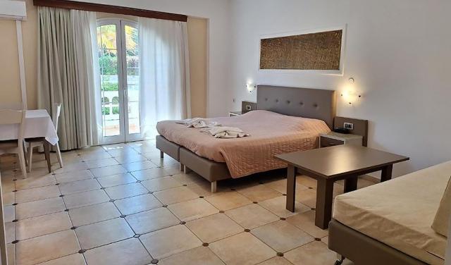 Perla-Beach-Hotel-16.jpg