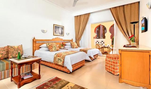 Pickalbatros-Aqua-Blue-Resort-17.jpg