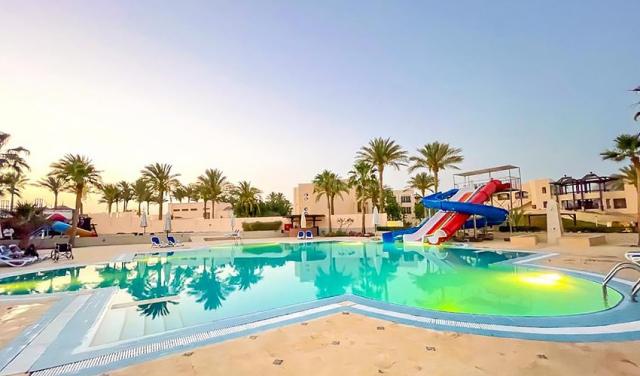 Ivy-Cyrene-Island-Resort-Hotel-3.jpg