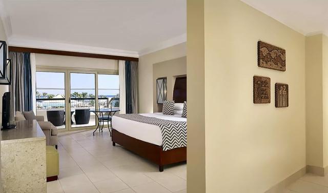 Hotel-Coral-Sea-Holiday-10.jpg
