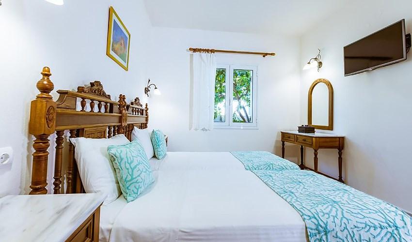 Anais-Collection-Suites-13.jpg
