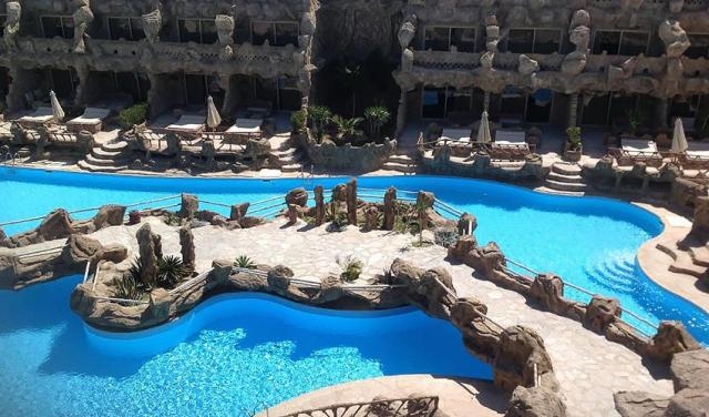 Caves-Beach-Resort-4.jpg