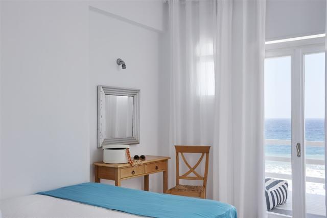 notos-santorini6231.jpg