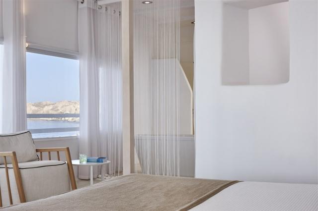 notos-santorini5871.jpg