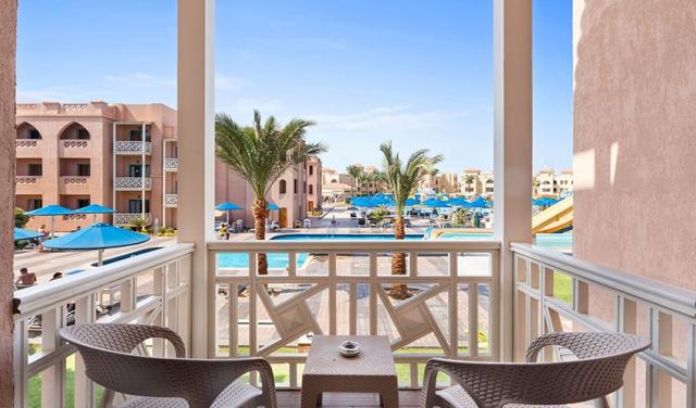 family-interconnecting-room-pool-view2.jpg