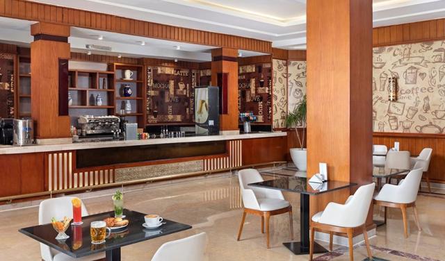 lobby-bar4.jpg