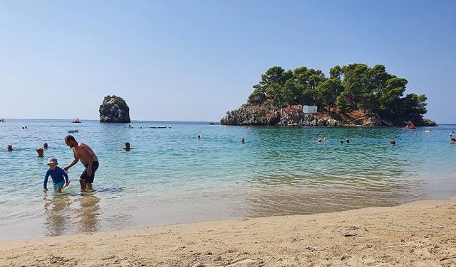 parga beach2.jpg