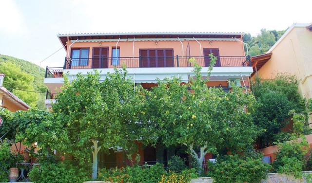 Villa Thomas-Lefkada-2.jpg