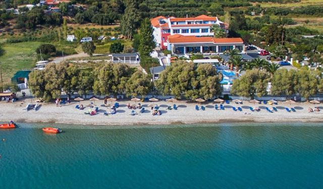 Zefiros-Beach-Hotel-3.jpg