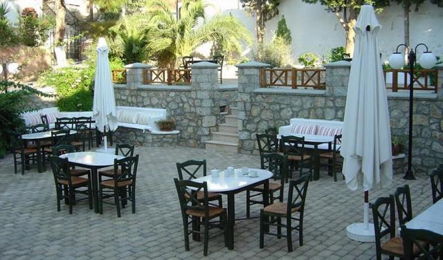 Oasis-Hotel-7.jpg