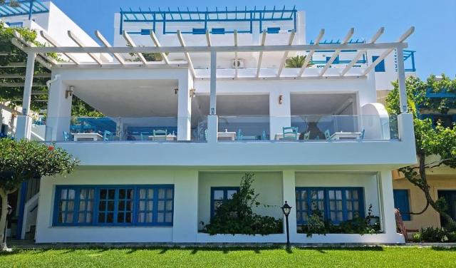 Artemis-Aparthotel-1.jpg