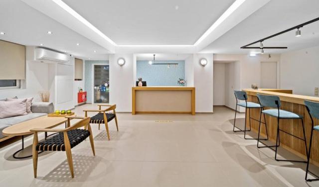 Rainbow-Hotel-11.jpg