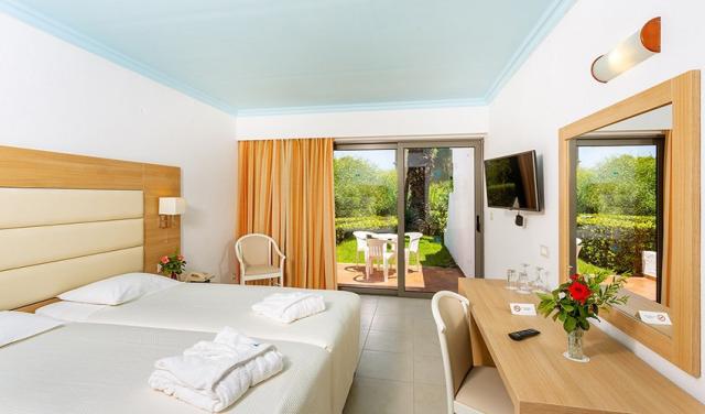 Blue-Horizon-Resort-10.jpg