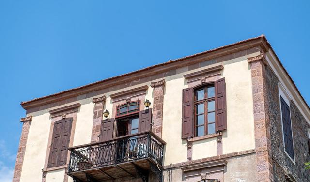 Lelas-Molivos-3.jpg