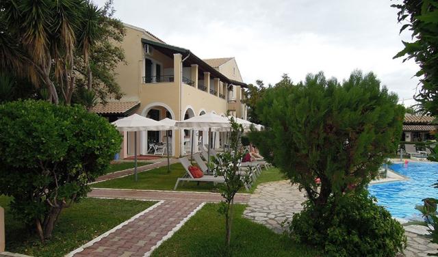 Aparthotel-Acharavi-Garden-5.jpg