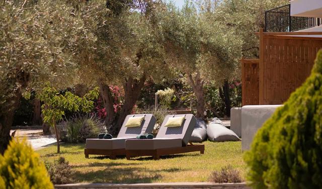 Avaton-Garden-Hotel-28.jpg